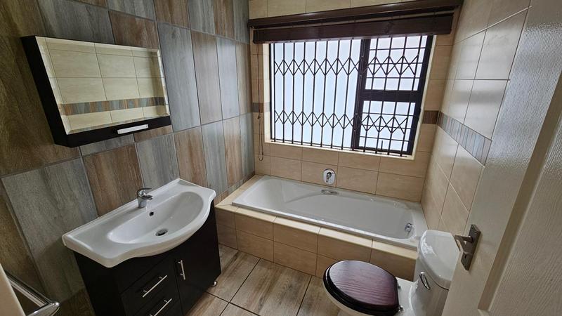 To Let 2 Bedroom Property for Rent in Die Bult North West